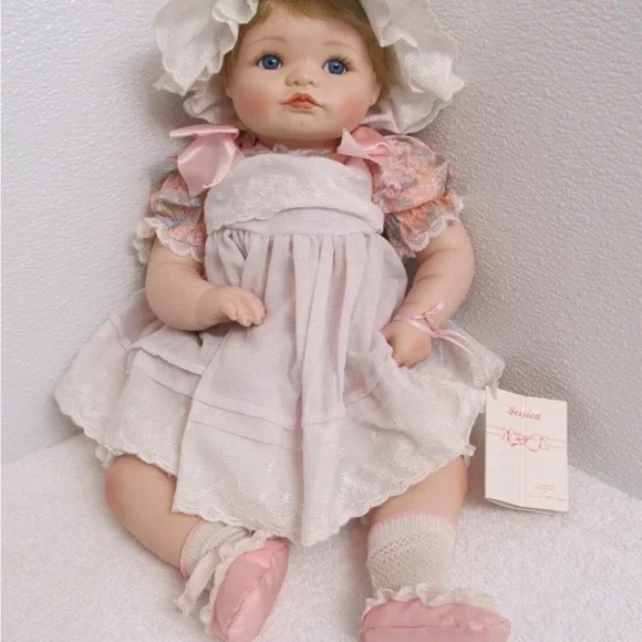 Vintage Hamilton Collection “Jessica” - Picture 7 of 8